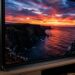 شاشة QD OLED بدقة 4K من سامسونج ديسبلاي تعرض ألوانًا حيوية وتباينًا عميقًا.